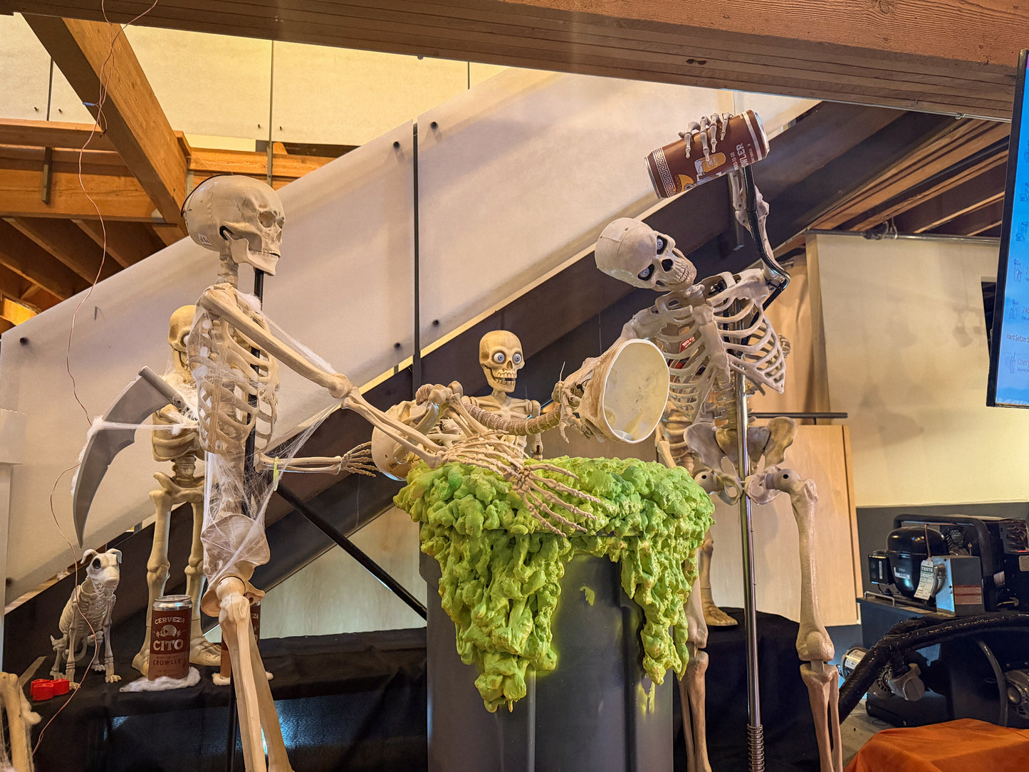 Halloween Candle Making Class – Orange County | BADWAX x Cerveza Cito Brewery (Santa Ana)